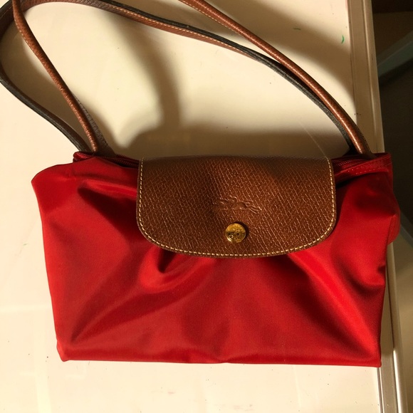 Longchamp “Le Pliage” large, red tote bag. - Picture 4 of 4